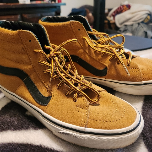 Vans - Picture 1 of 7